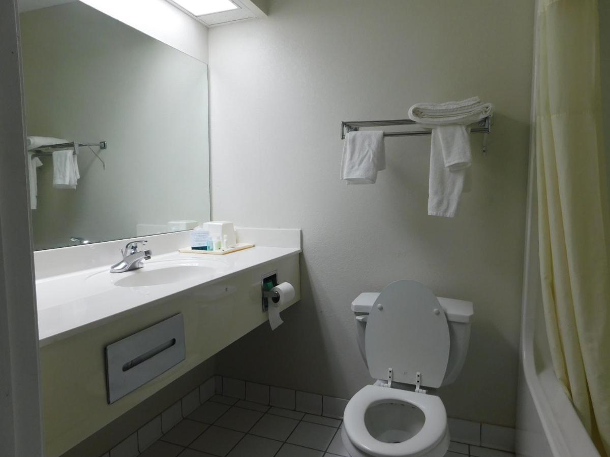 Quality Inn Томасвил Екстериор снимка