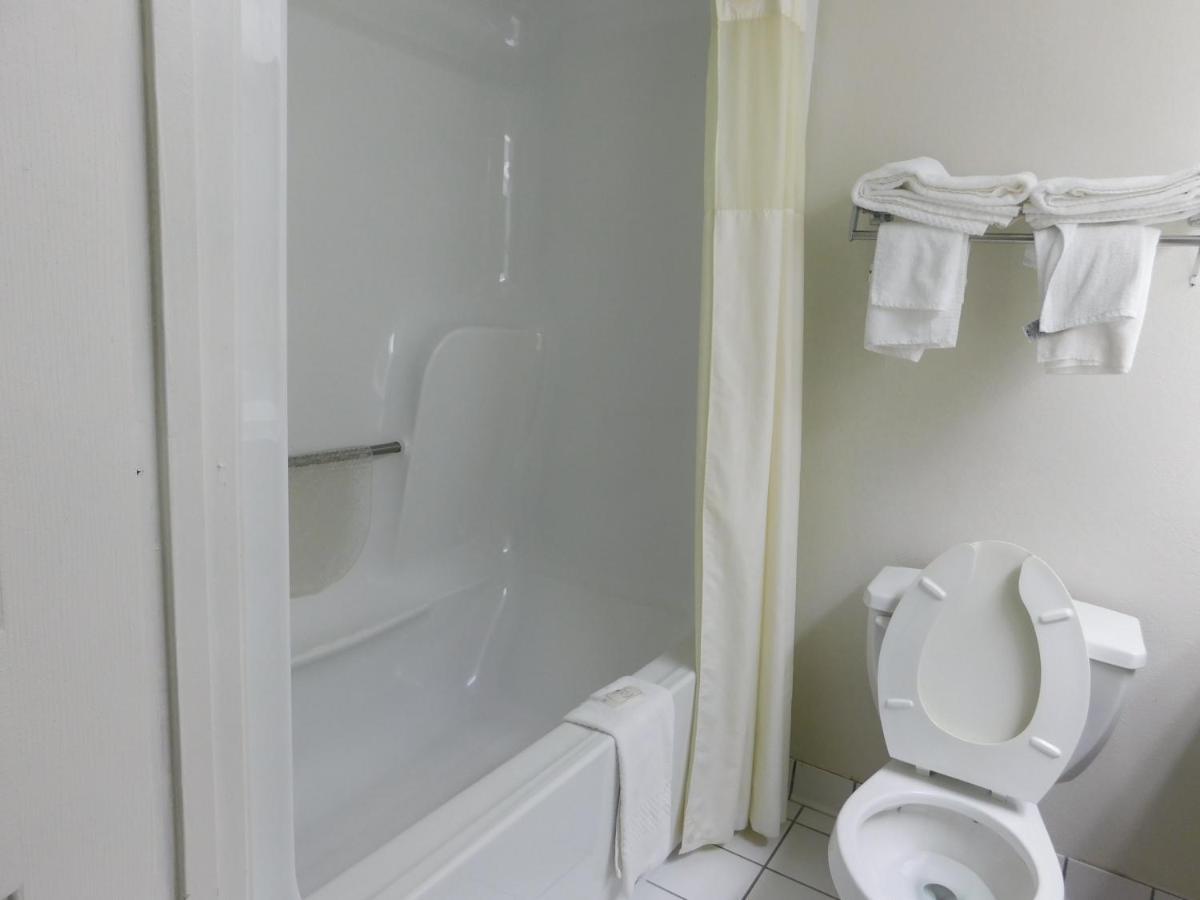 Quality Inn Томасвил Екстериор снимка